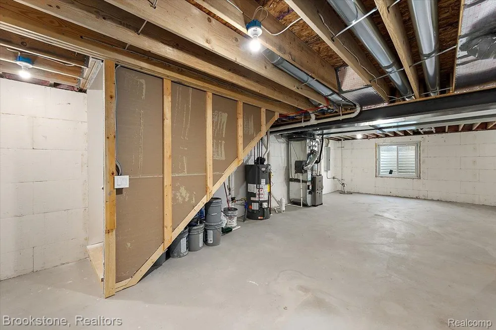 3080 W Newberry Road Waterford Charter Township, MI 48329