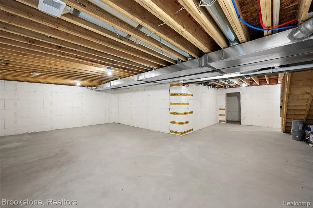 3080 W Newberry Road Waterford Charter Township, MI 48329