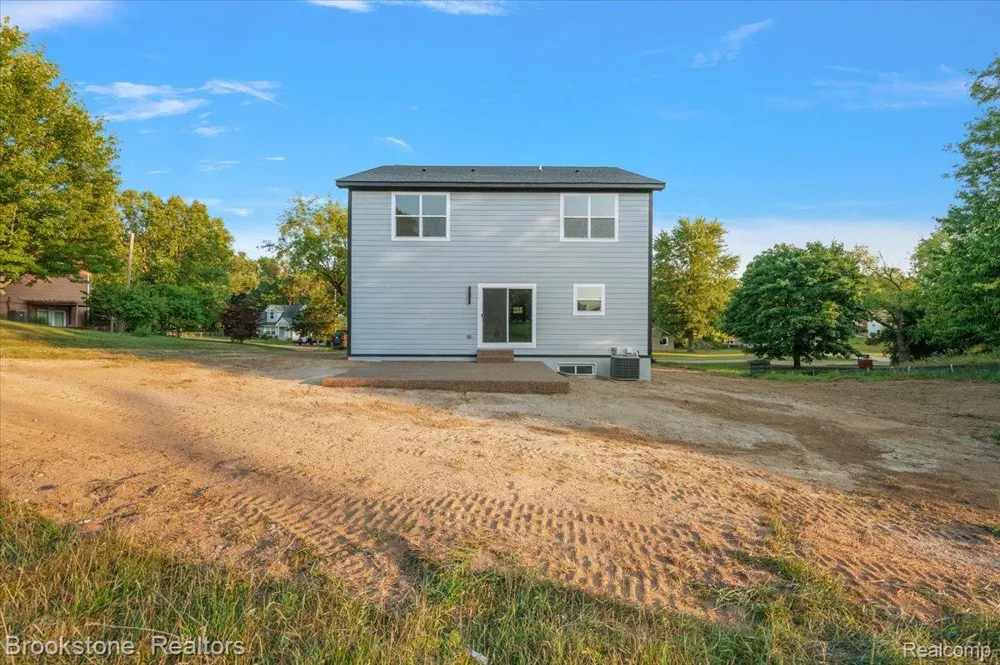 3080 W Newberry Road Waterford Charter Township, MI 48329