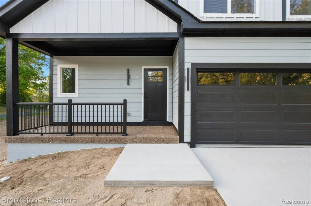 3080 W Newberry Road Waterford Charter Township, MI 48329
