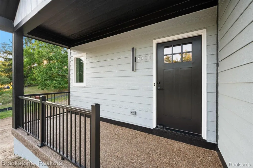 3080 W Newberry Road Waterford Charter Township, MI 48329