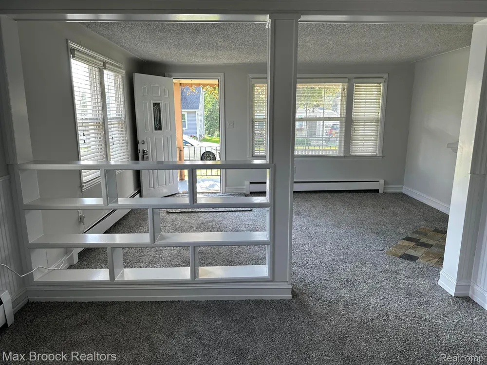 1877 MADDY LANE Keego Harbor City, MI 48320