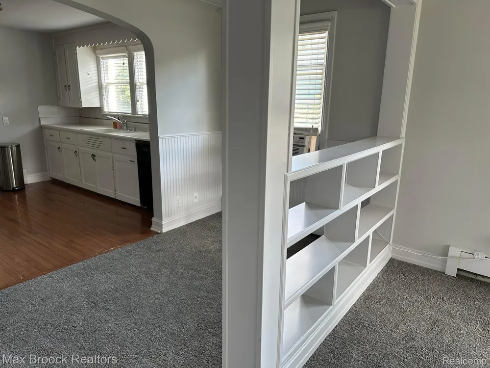 1877 MADDY LANE Keego Harbor City, MI 48320