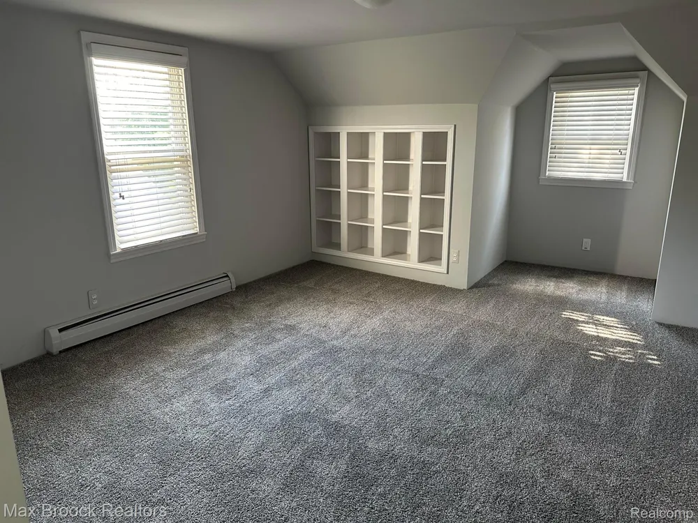 1877 MADDY LANE Keego Harbor City, MI 48320