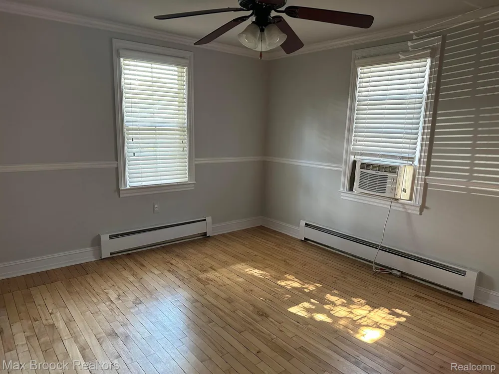 1877 MADDY LANE Keego Harbor City, MI 48320