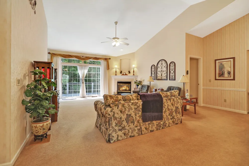 4 Augustine Ln Crossville, TN 38558