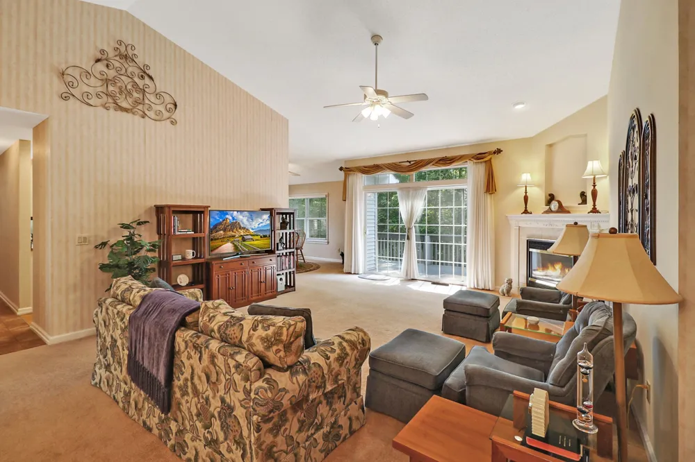 4 Augustine Ln Crossville, TN 38558