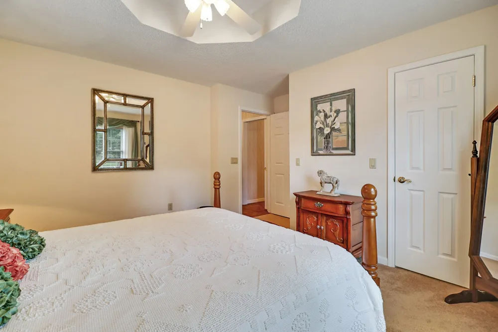 4 Augustine Ln Crossville, TN 38558