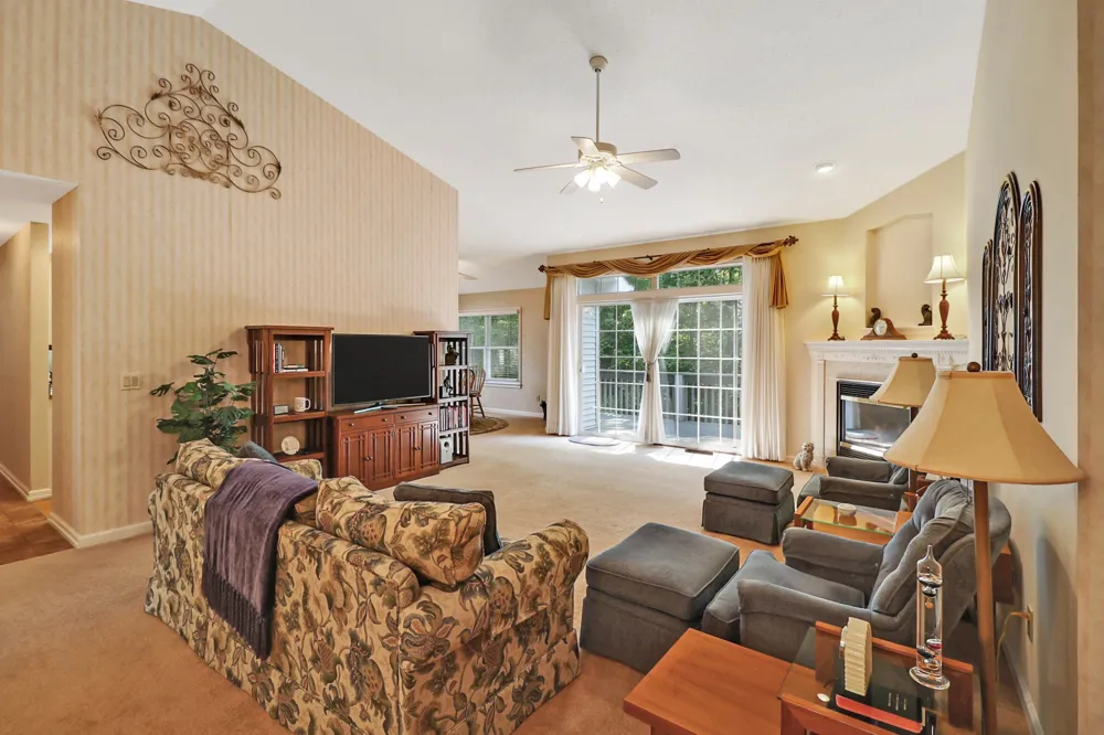 4 Augustine Ln Crossville, TN 38558