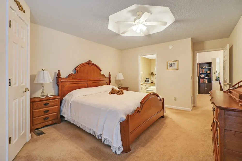 4 Augustine Ln Crossville, TN 38558