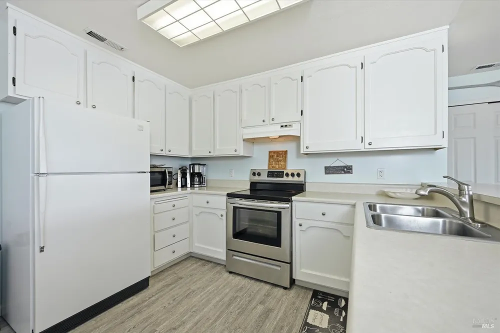 4045 Mesa Clearlake, CA 95422