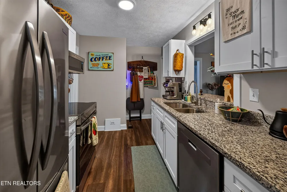 132 Lonas Drive Maryville, TN 37803