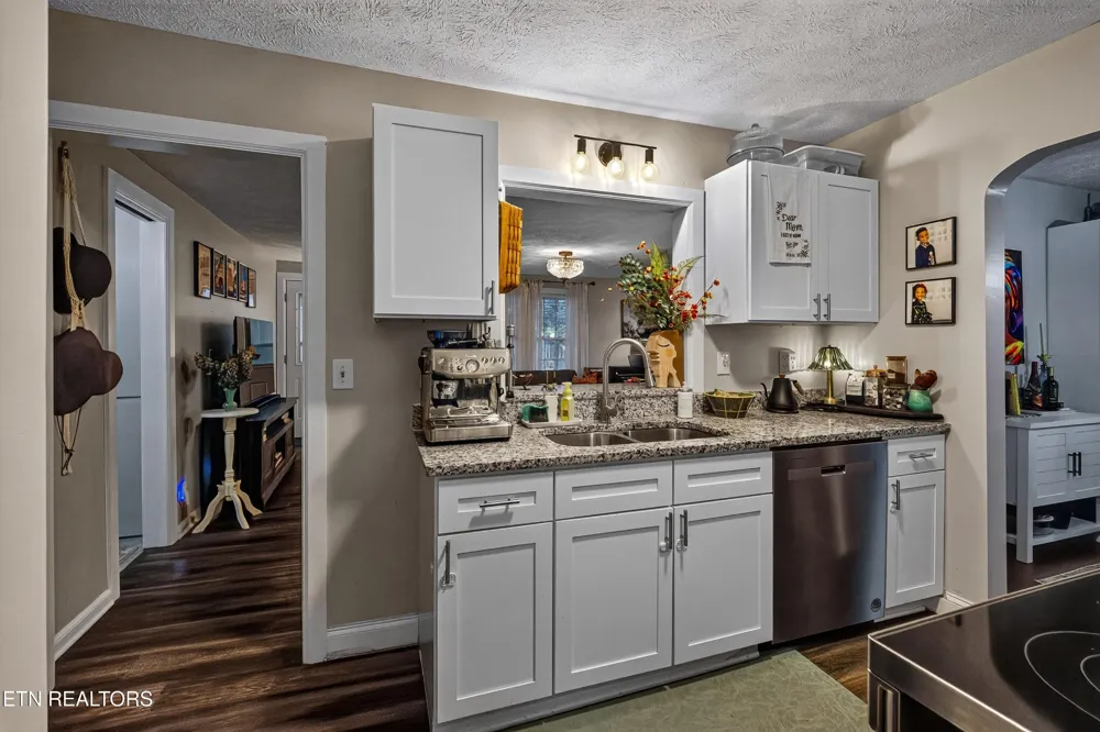 132 Lonas Drive Maryville, TN 37803
