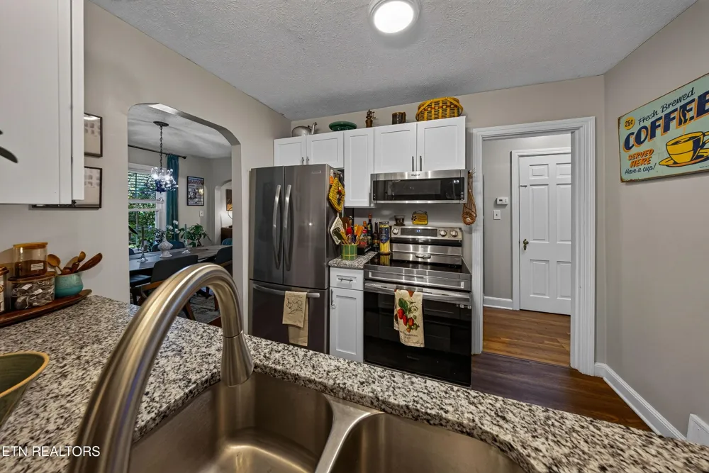 132 Lonas Drive Maryville, TN 37803