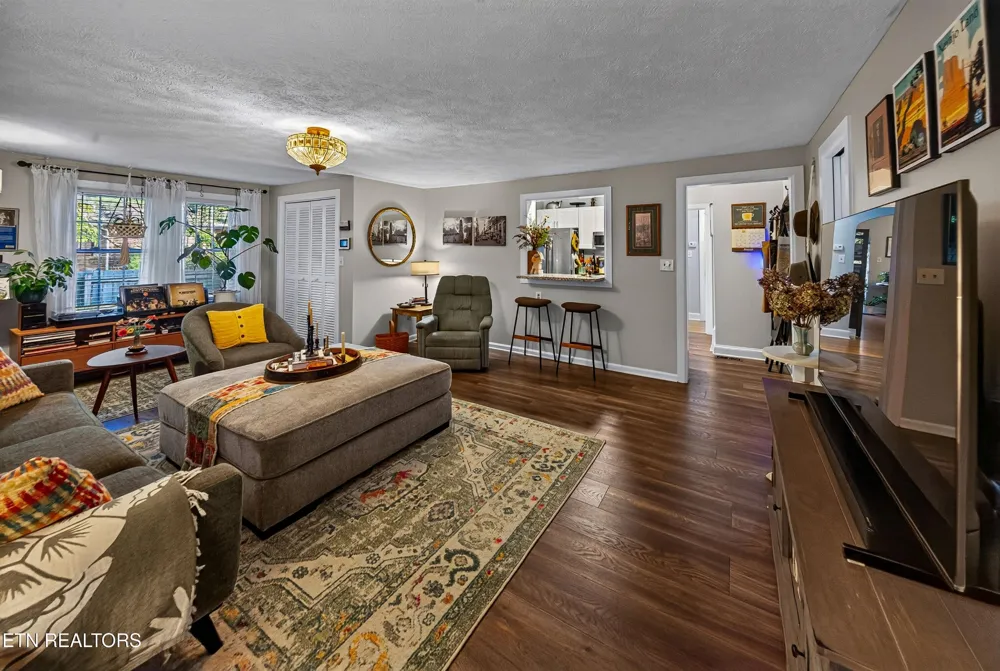 132 Lonas Drive Maryville, TN 37803