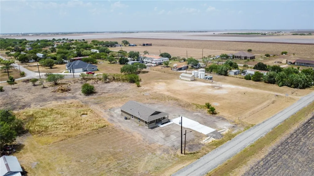 7701 Boswell Road Bishop, TX 78343