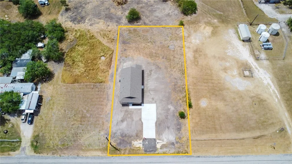 7701 Boswell Road Bishop, TX 78343