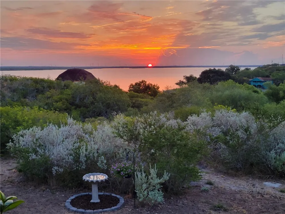 100 Vista 11 Lane Sandia, TX 78383