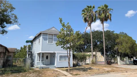 322 E Henrietta Avenue