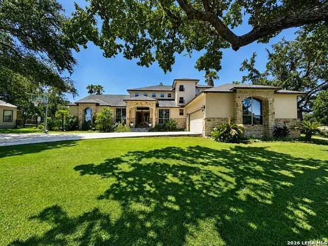 704 Jack Nicklaus Devine, TX 78016