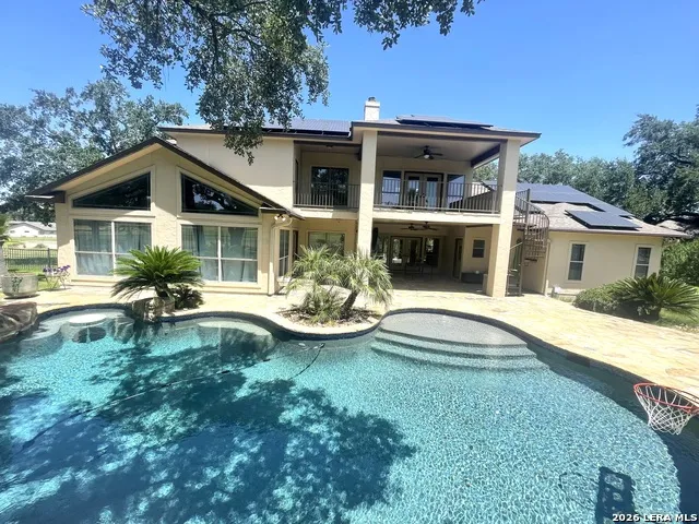 704 Jack Nicklaus Devine, TX 78016