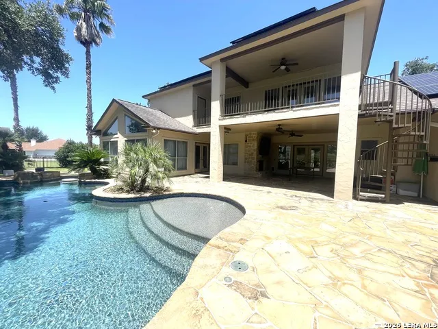 704 Jack Nicklaus Devine, TX 78016