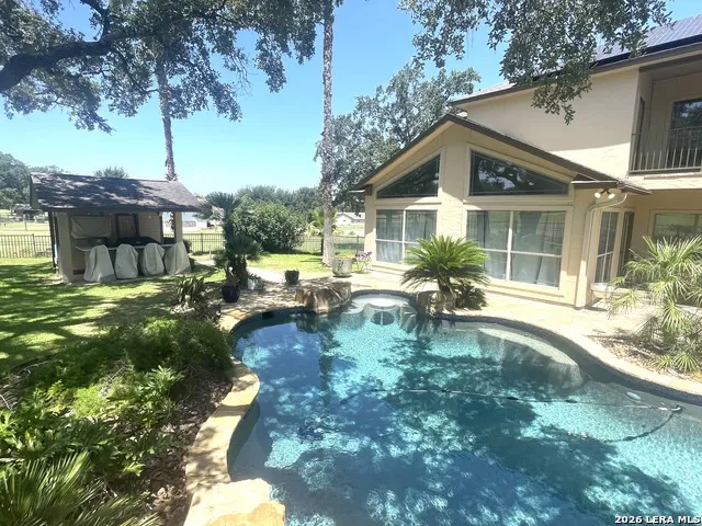 704 Jack Nicklaus Devine, TX 78016