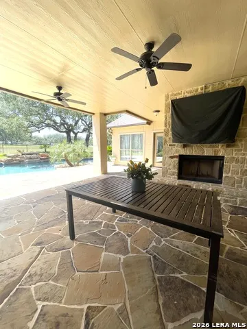 704 Jack Nicklaus Devine, TX 78016