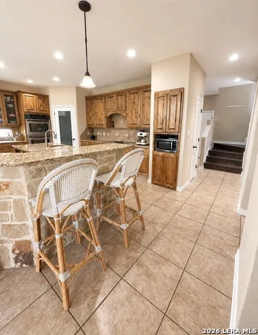 704 Jack Nicklaus Devine, TX 78016