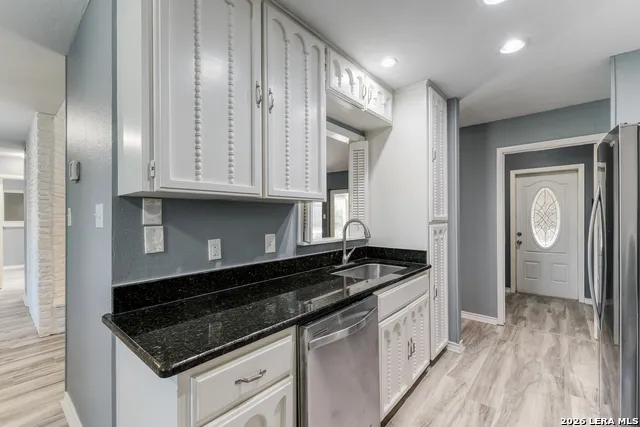 120 S Winston Ln San Antonio, TX 78213
