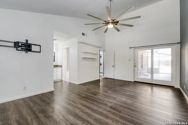 120 S Winston Ln San Antonio, TX 78213
