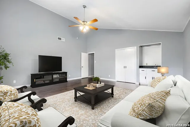 120 S Winston Ln San Antonio, TX 78213