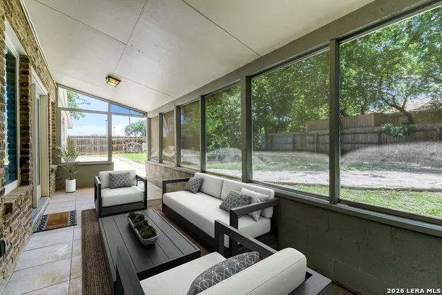 120 S Winston Ln San Antonio, TX 78213