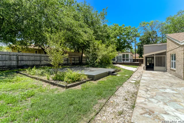 120 S Winston Ln San Antonio, TX 78213