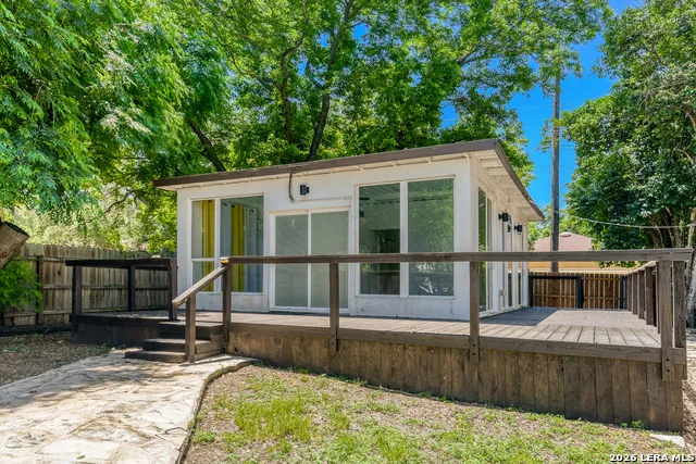 120 S Winston Ln San Antonio, TX 78213