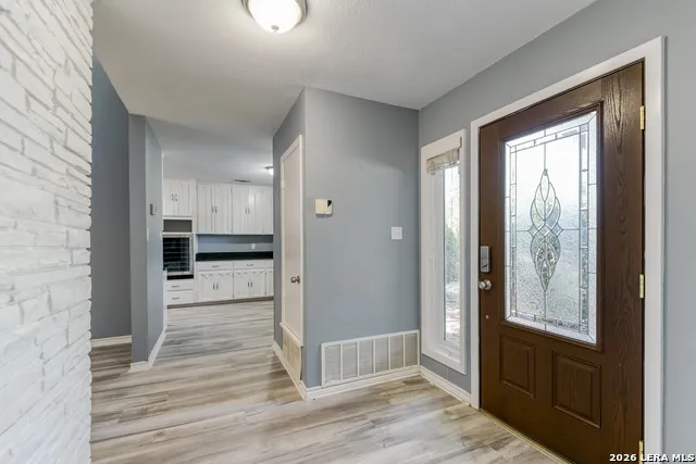 120 S Winston Ln San Antonio, TX 78213