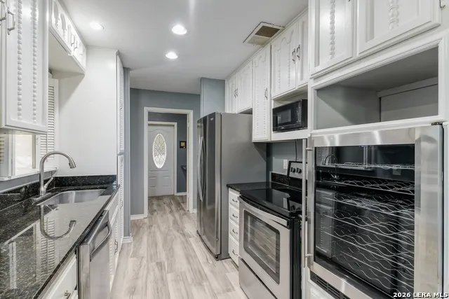 120 S Winston Ln San Antonio, TX 78213