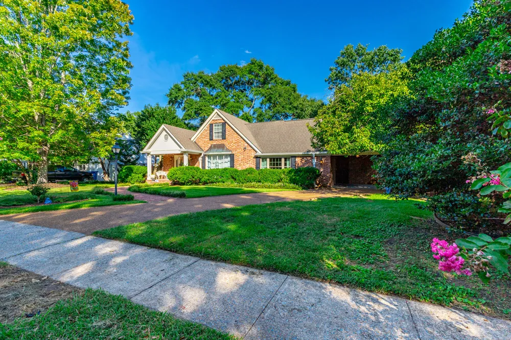 112 Asbury Drive Chattanooga, TN 37411