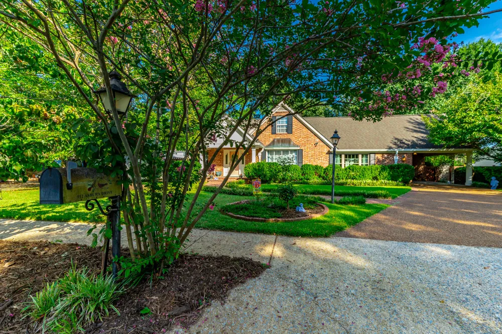 112 Asbury Drive Chattanooga, TN 37411