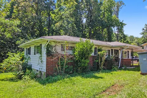 811 Lynn Lane