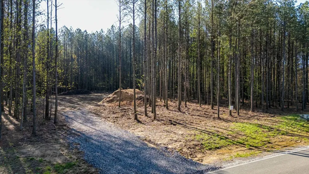 4670 Raulston Falls Road Jasper, TN 37347