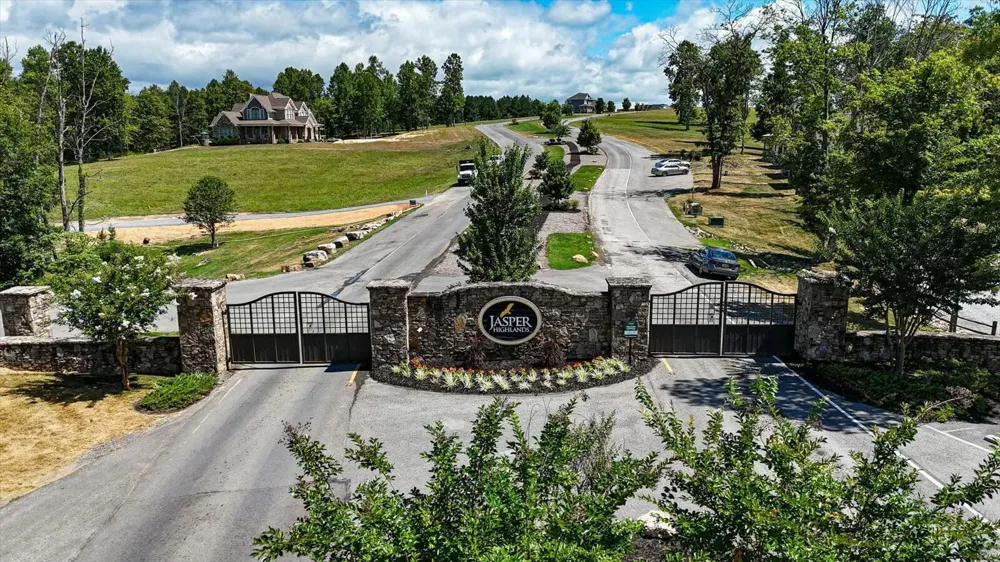 4670 Raulston Falls Road Jasper, TN 37347