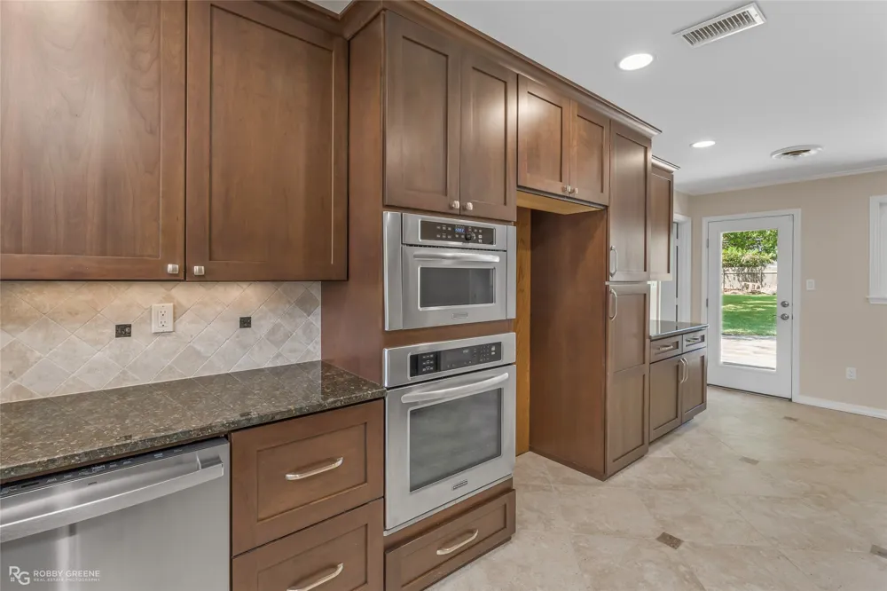 6114 Burgundy Drive Shreveport, LA 71105