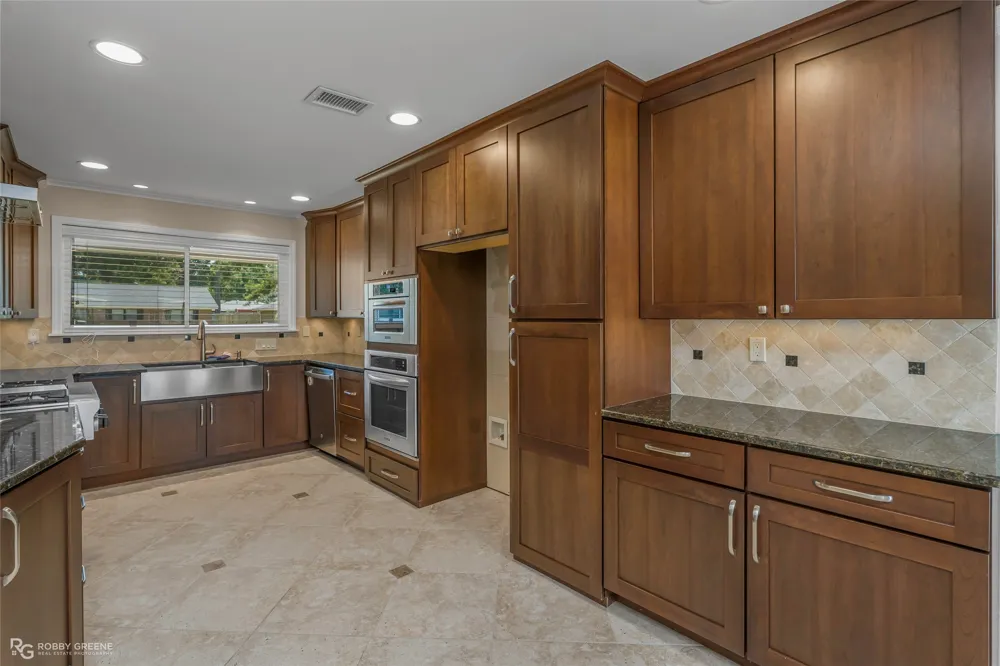6114 Burgundy Drive Shreveport, LA 71105