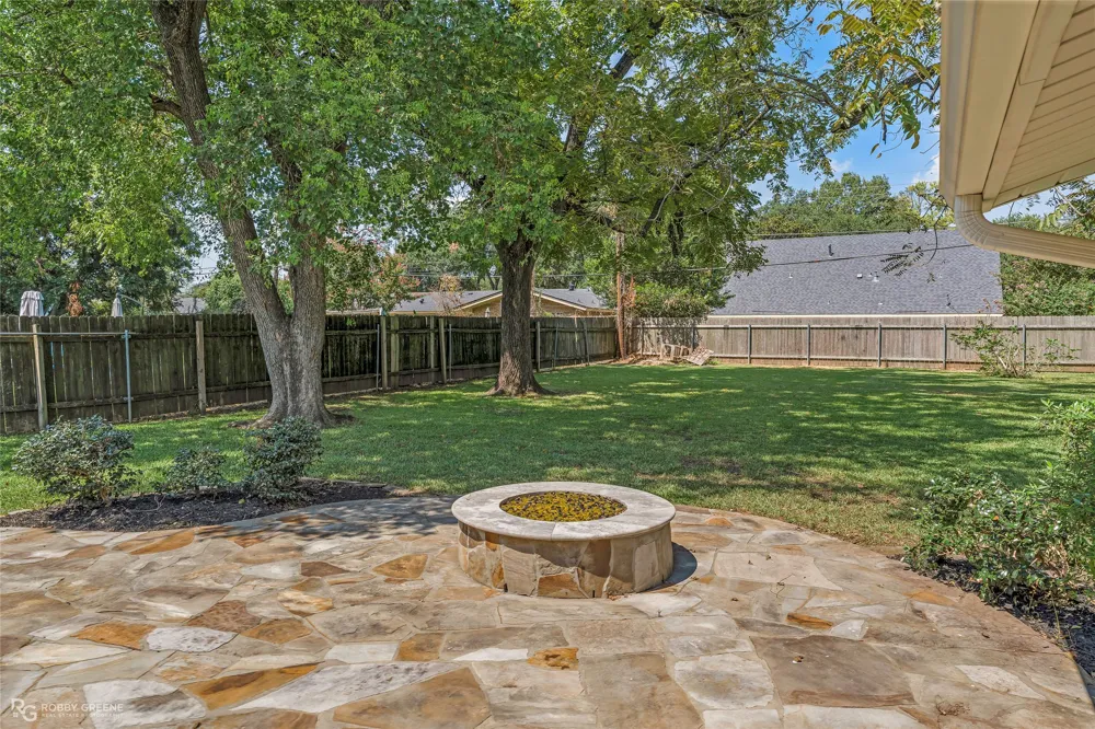 6114 Burgundy Drive Shreveport, LA 71105
