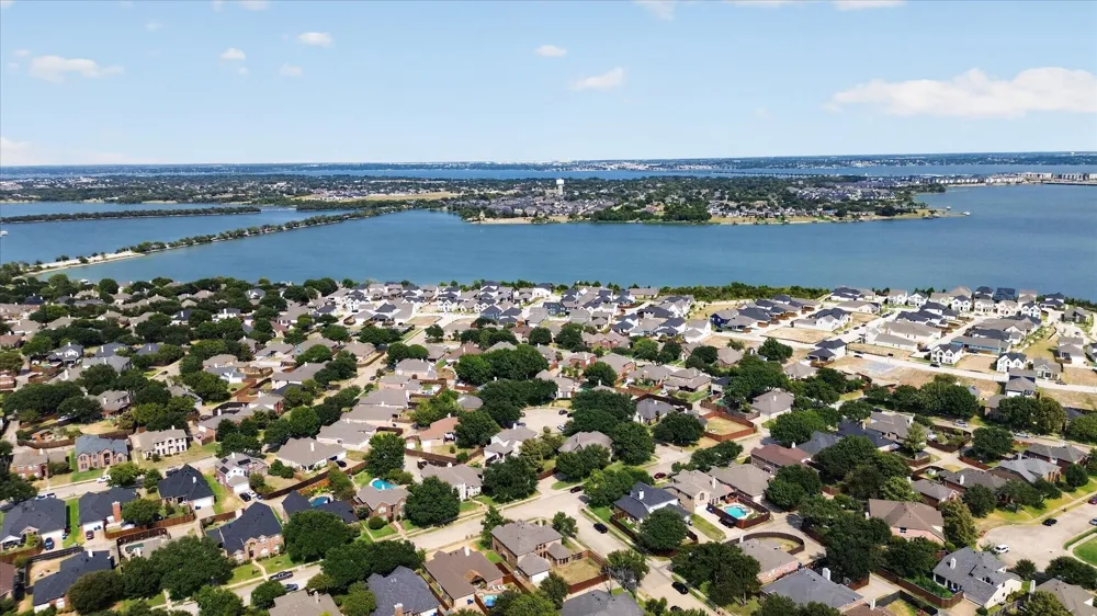 5002 Petersburg Drive Rowlett, TX 75088
