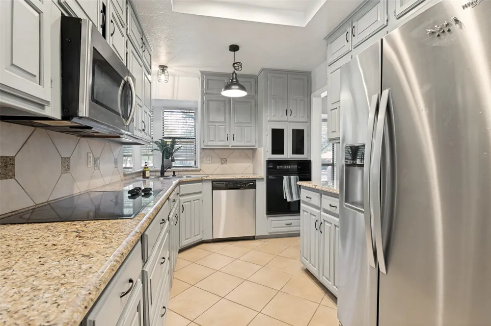 2413 Pearwood Court Grand Prairie, TX 75050