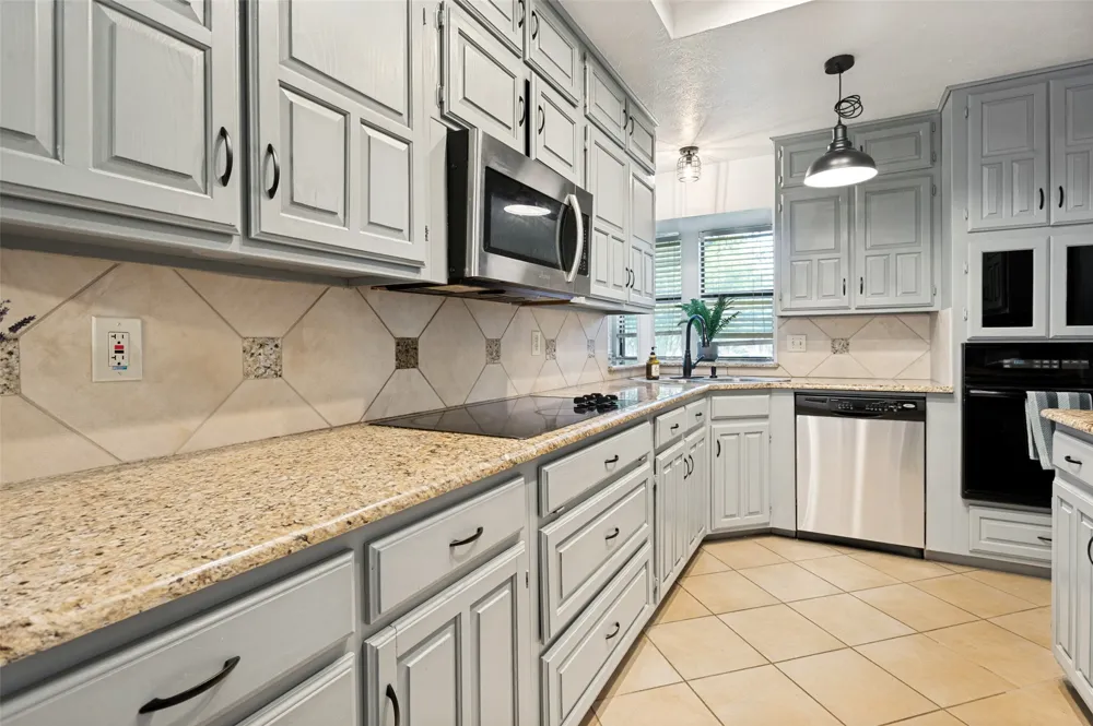 2413 Pearwood Court Grand Prairie, TX 75050