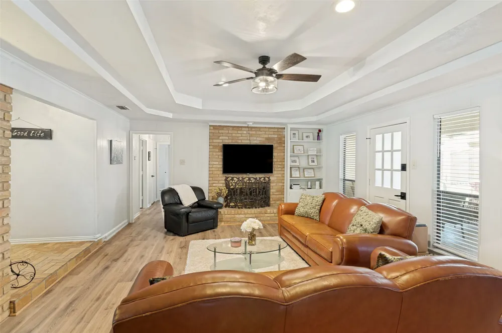 2413 Pearwood Court Grand Prairie, TX 75050