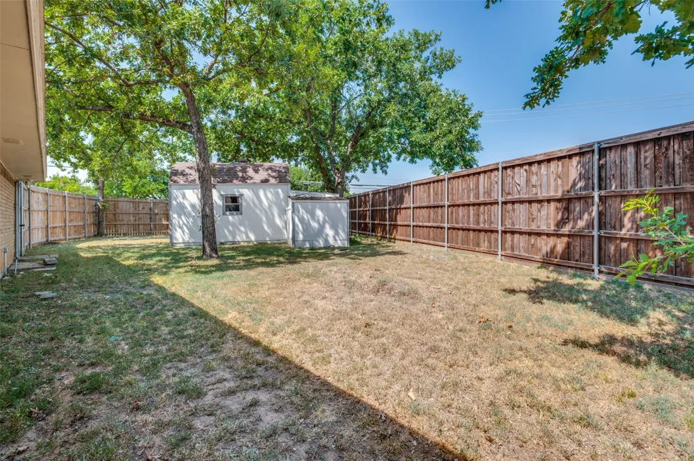 2413 Pearwood Court Grand Prairie, TX 75050